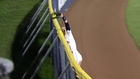 Auburn outfielder makes amazing over-the-wall catch